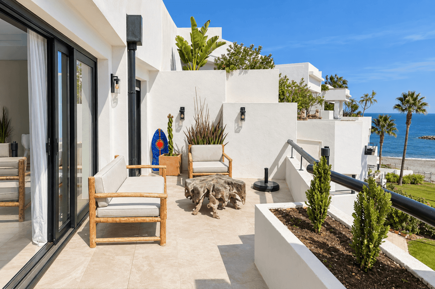 Spectacular Seafront Penthouse with Private Pool and Panoramic Sea Views - Image 2