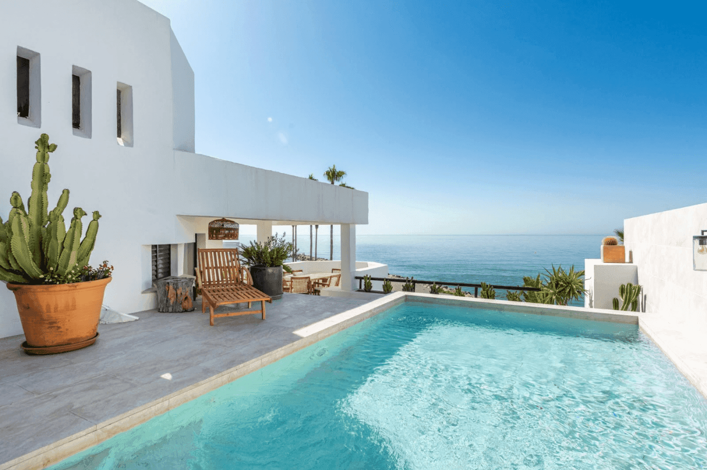 Spectacular Seafront Penthouse with Private Pool and Panoramic Sea Views - Image 5
