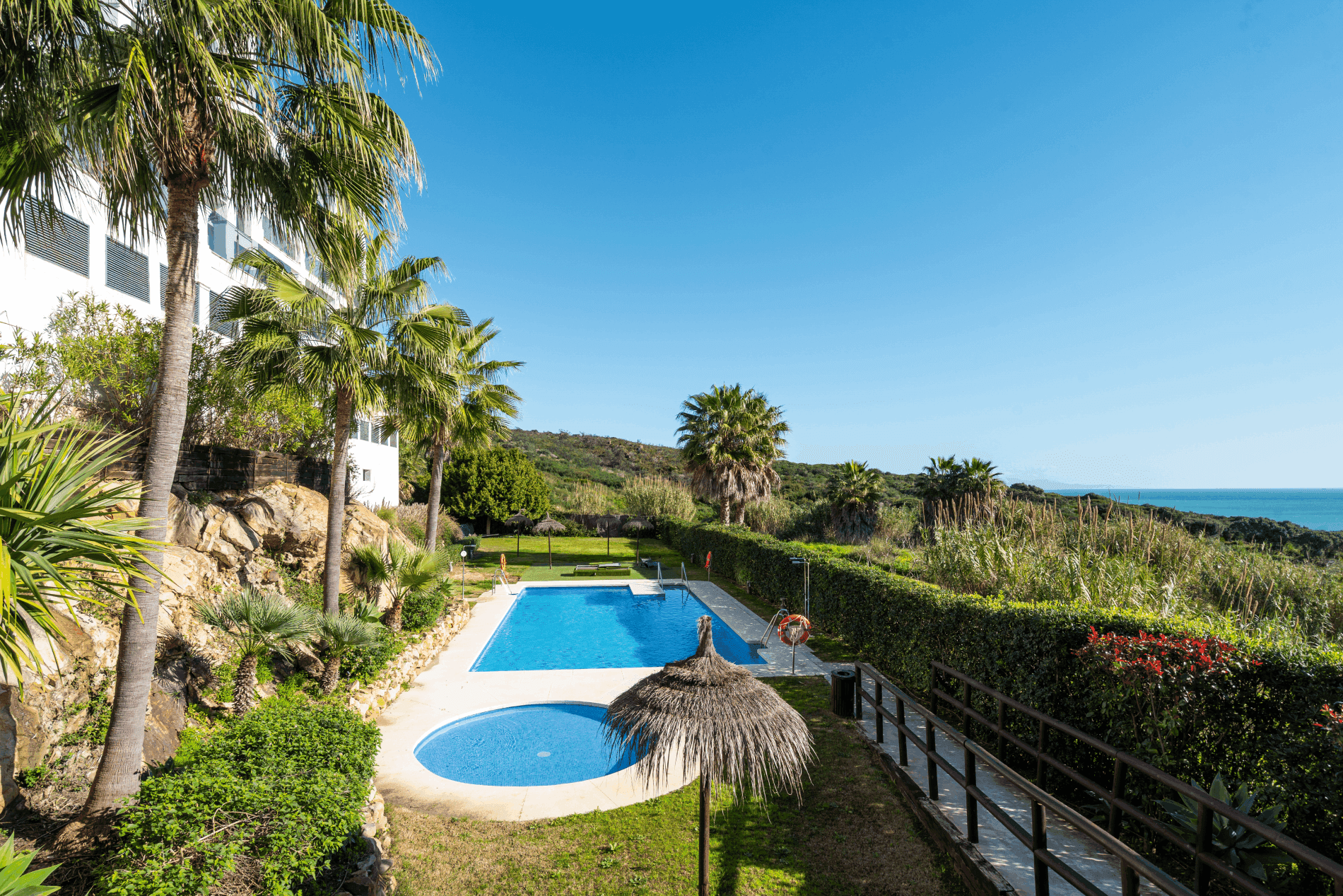 Blue Suites – 3-Bedroom Apartment with Large Terrace and Sea Views - Image 5