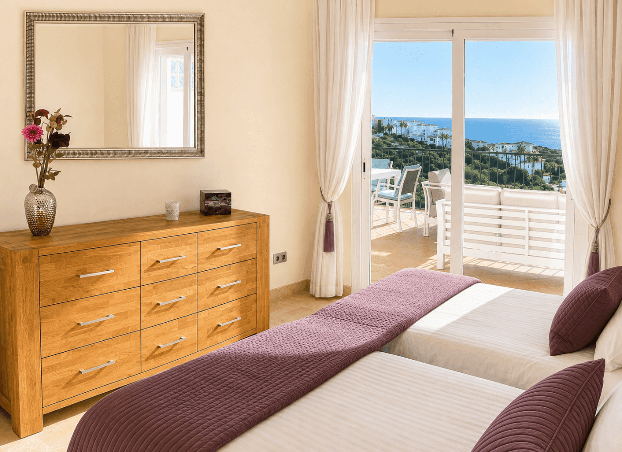 Bright Two-Bedroom Apartment with Panoramic Sea Views and Pool in La Alcaidesa - Image 1