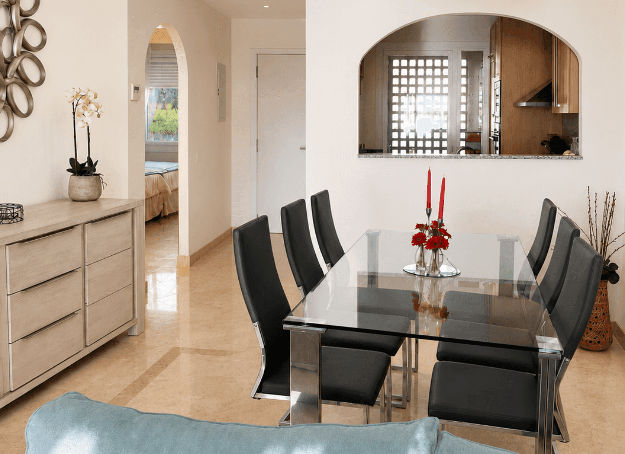 Bright Two-Bedroom Apartment with Panoramic Sea Views and Pool in La Alcaidesa - Image 5