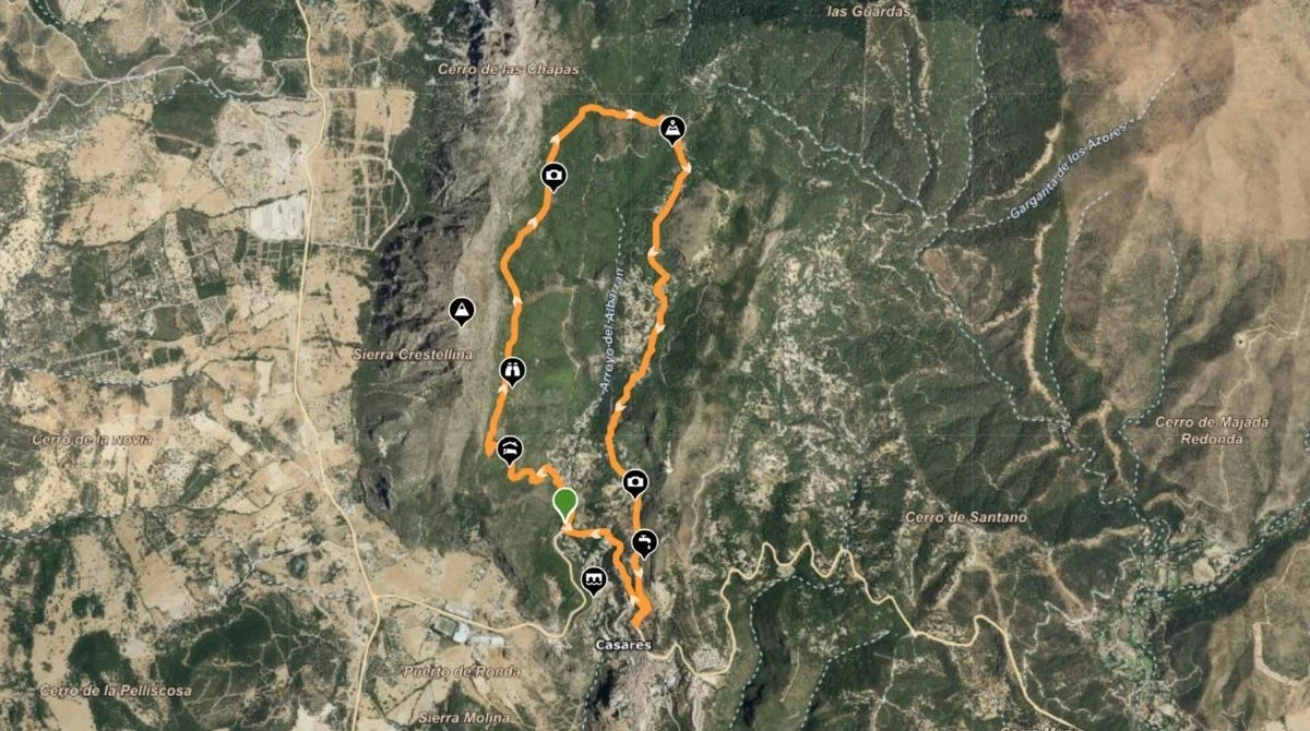 Sierra Crestellina refuge hiking route near Casares