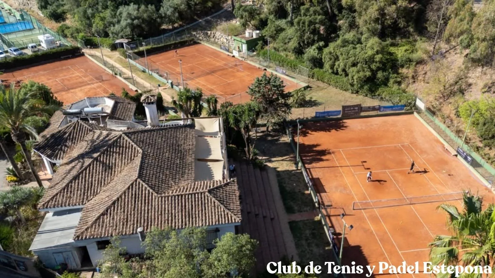 Padel courts at Club de Tenis y Padel Estepona Forest Hills